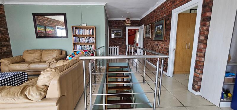 6 Bedroom Property for Sale in Country Club Western Cape